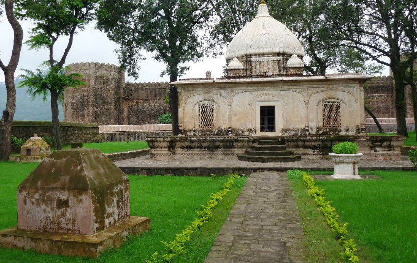 Ramnagar Fort-Rani Ki Samadhi
