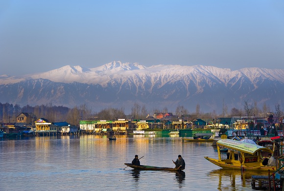 Morning view of Dal Lake