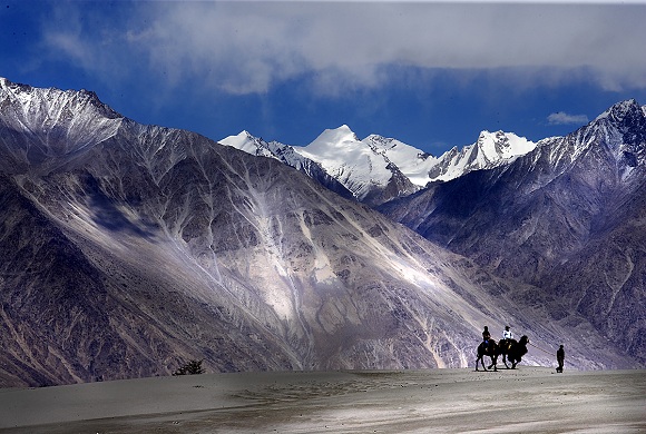 Magnetic-Hill-Ladakh