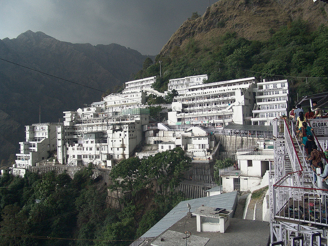 shanti-stupa-ladakh-1