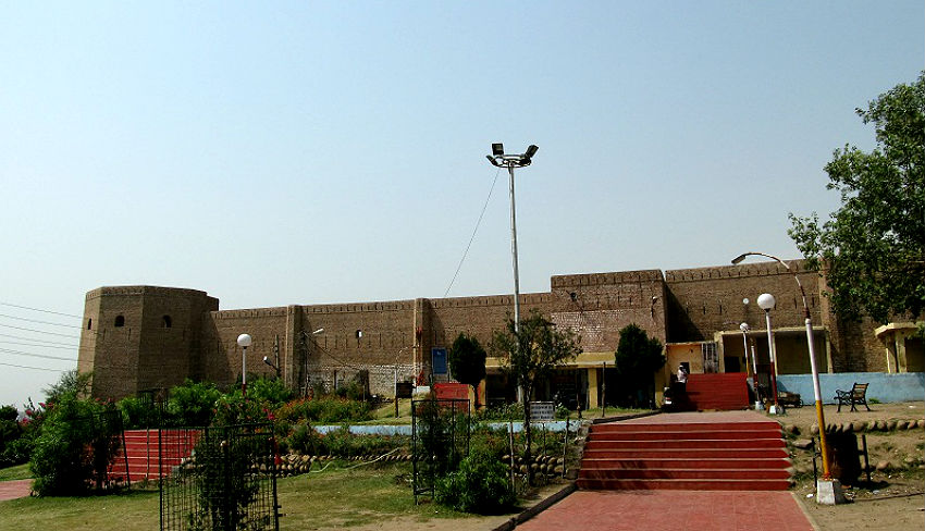 BAHU FORT