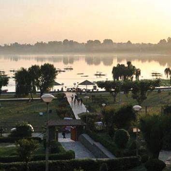 JHAROKHA MUGHAL GARDEN