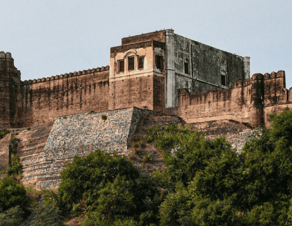 Forts and Palaces in Jammu and Kashmir
