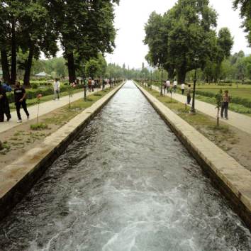 MUGHAL GARDEN VERINAG