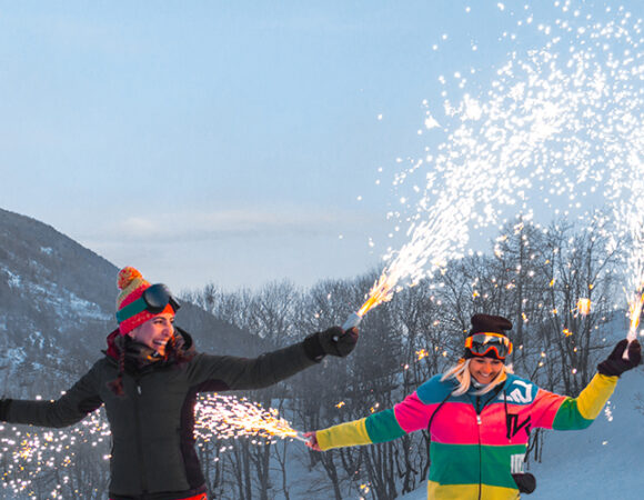 Feel the Warmth of New Year Celebration in Freezing Kashmir