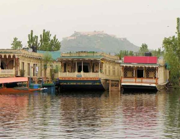 HOUSEBOAT TOUR PACKAGE ( 4 NIGHTS & 5 DAYS )