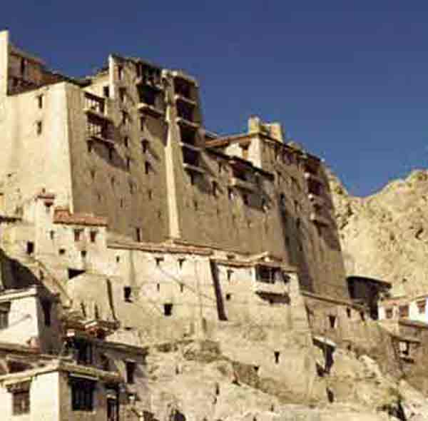 LADAKH  TOUR PACKAGE (5 NIGHTS & 6 DAYS)