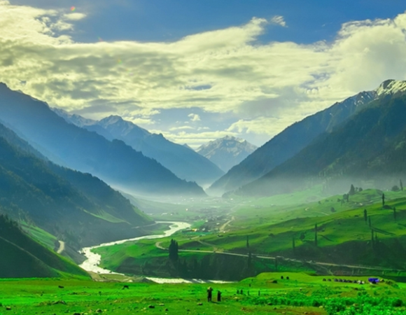 KASHMIR SUMMER TOUR PACKAGE ( 6 NIGHTS & 7 DAYS )