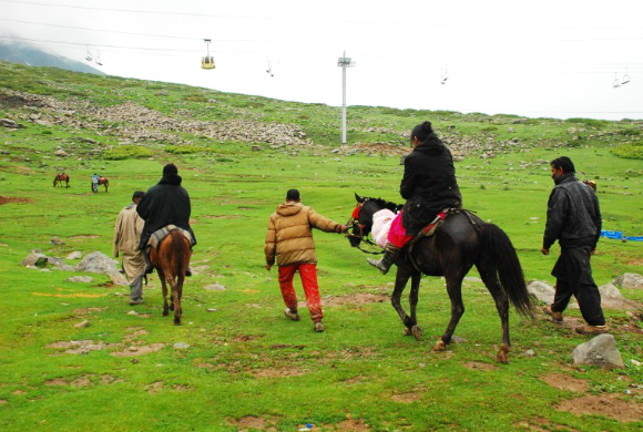 Pony-ride-in-kashmir-hills