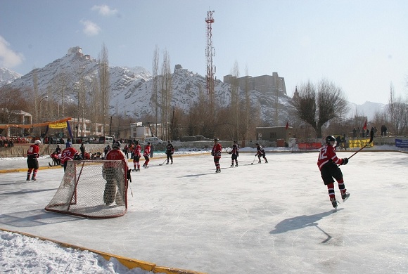 ICE HOCKEY