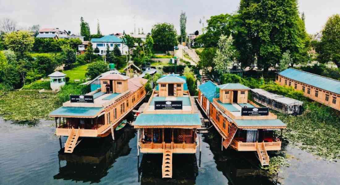 Best Houseboat to Stay in Nagin Lake -Srinagar kashmirhills.com (5)