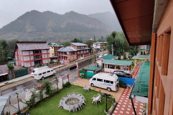 Hotel Abshar Pahalgamroom KAshmirhills.com