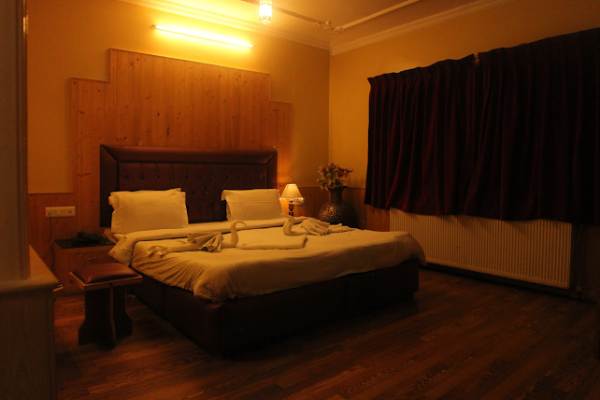 Hotel Abshar Pahalgamroom KAshmirhills.com