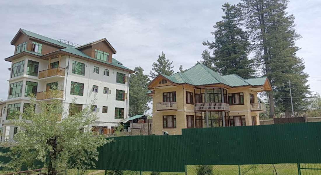 Hotel Gulmarg House (6)