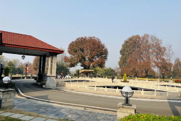 Hotel Lalit Grand Palace Srinagar