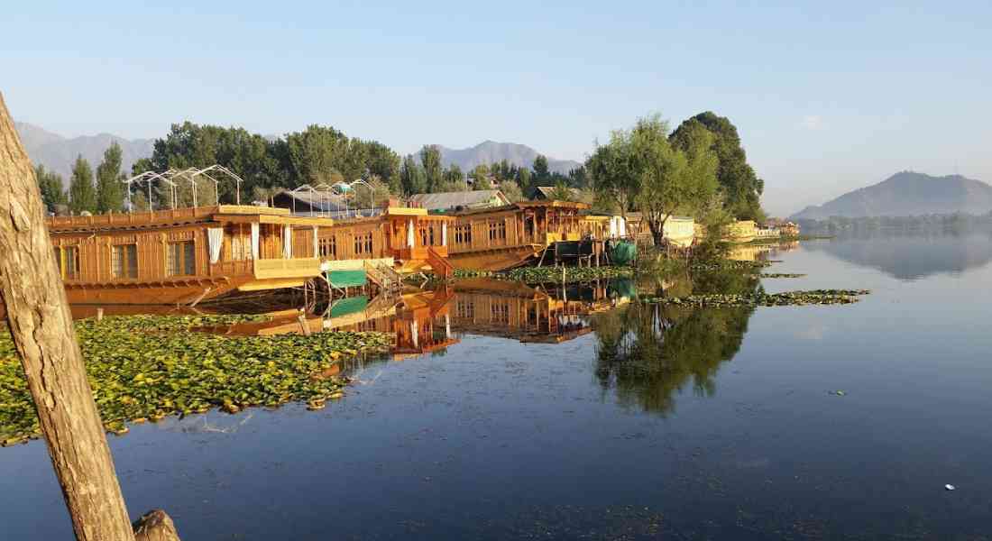 New York Houseboats kashmirhills.com