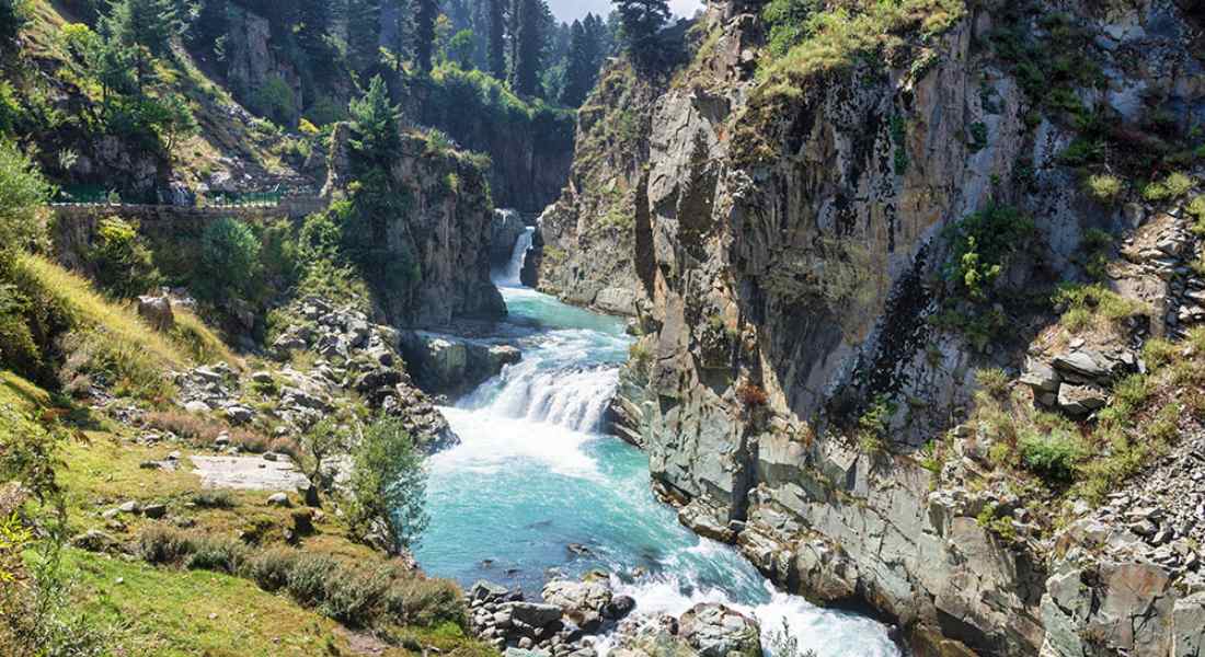 Aharbal Waterfall Jammu Kashmirhills.com