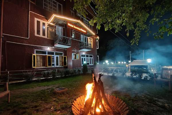 Hotel Bombay Palace Pahalgam KAshmirhills.com