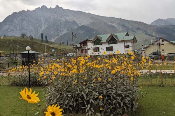 Hotel Divine Inn – Sonmarg KAshmirhills.com