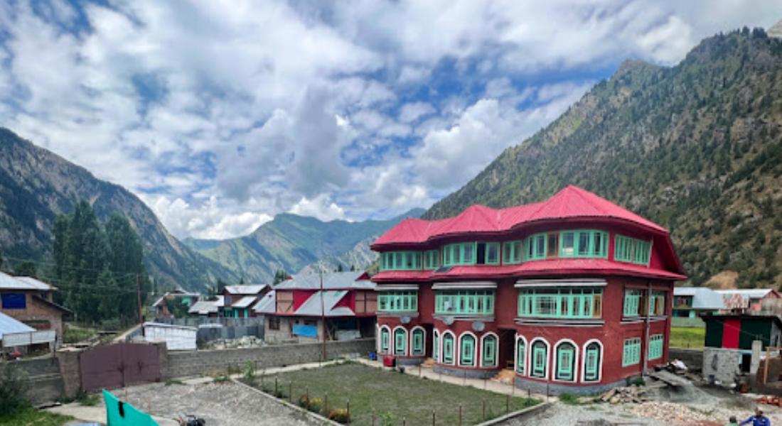 Hotel Grand Gurez KAshmirhills.com