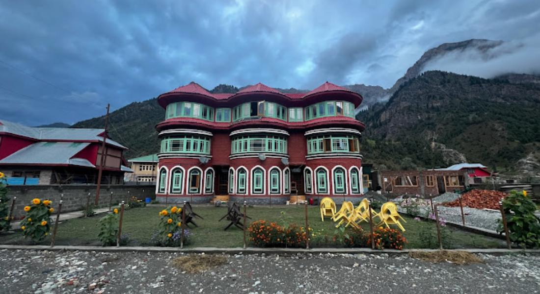 Hotel Grand Gurez KAshmirhills.com