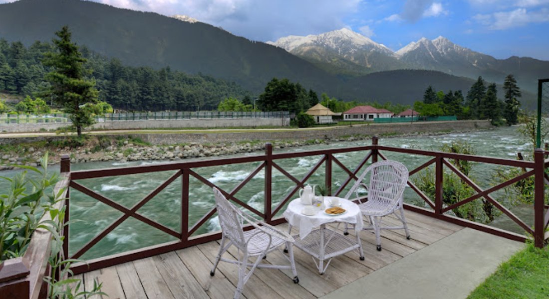 Hotel Heevan Kashmirhills.com