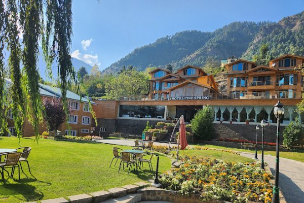 Hotel Pine Spring Pahalgam kashmirhills.com