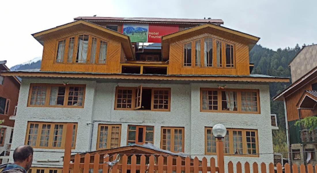 Hotel Tourist Palace Pahalgam Kashmirhills.com