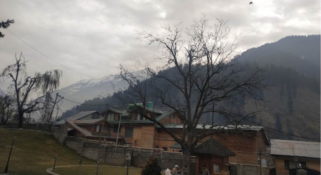 Mantoo Cottages kashmirhills.com