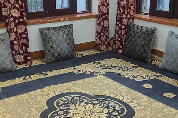 POP Maryam Homestay kashmirhills.com