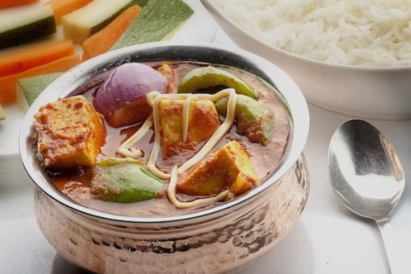 POP Maryam Homestay kashmirhills.com