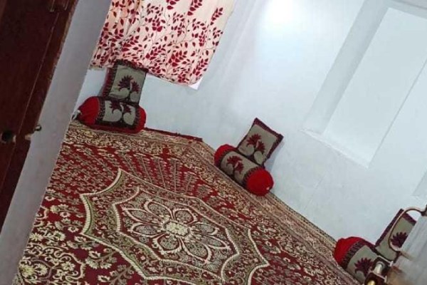 POP Rohi Homestay kashmirhils.com