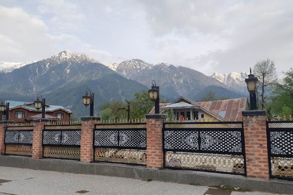 Paradise Inn Pahalgam Kashmirhills.com