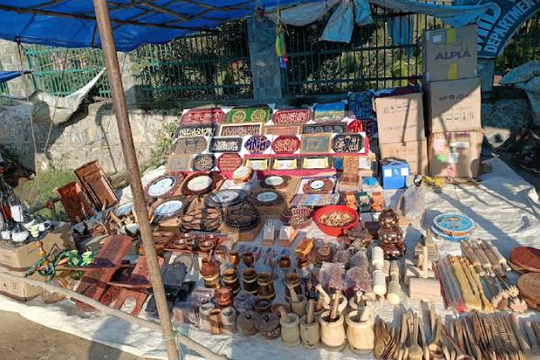 Akad Park Market Pahalgam Kashmirhills.com (3)