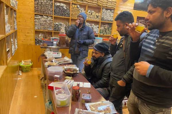 Kissan Dry Fruits Pahalgam Kashmirhills.com