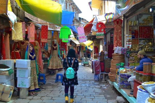 Pahalgam Flea Market Kashmirhills.com