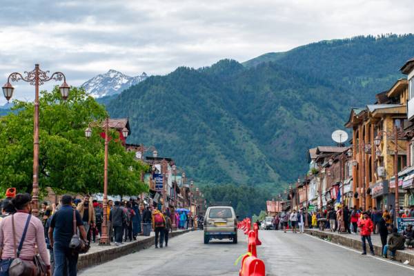 Pahalgam Mini Market kashmirhills.com (1)