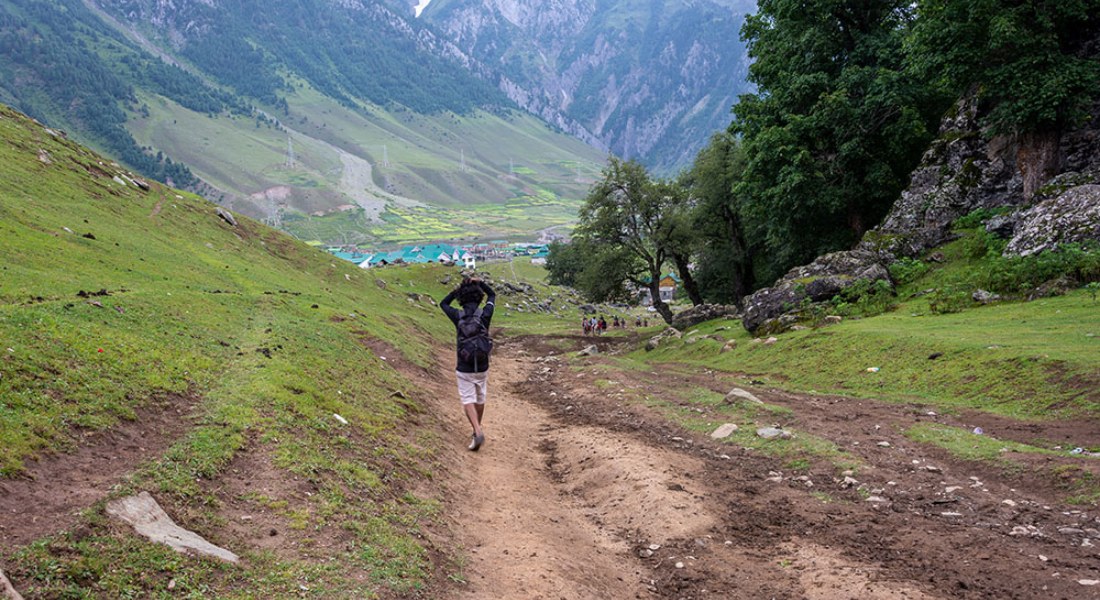 Trek to Thajiwas Glacier Kashmirhills.com