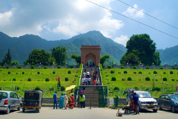 Cheshma Shahi Garden Kashmirhills.com