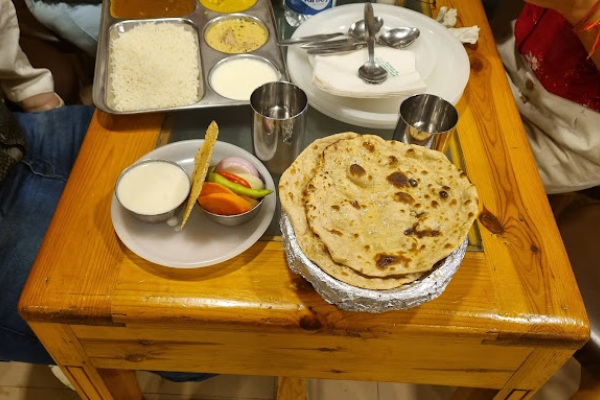 Dana Pani Hotel – Pahalgam KAshmirhills.com