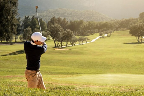 Golfing in PAhalgam in Kashmirhills.com
