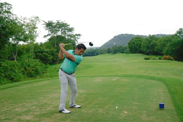 Golfing in PAhalgam in Kashmirhills.com